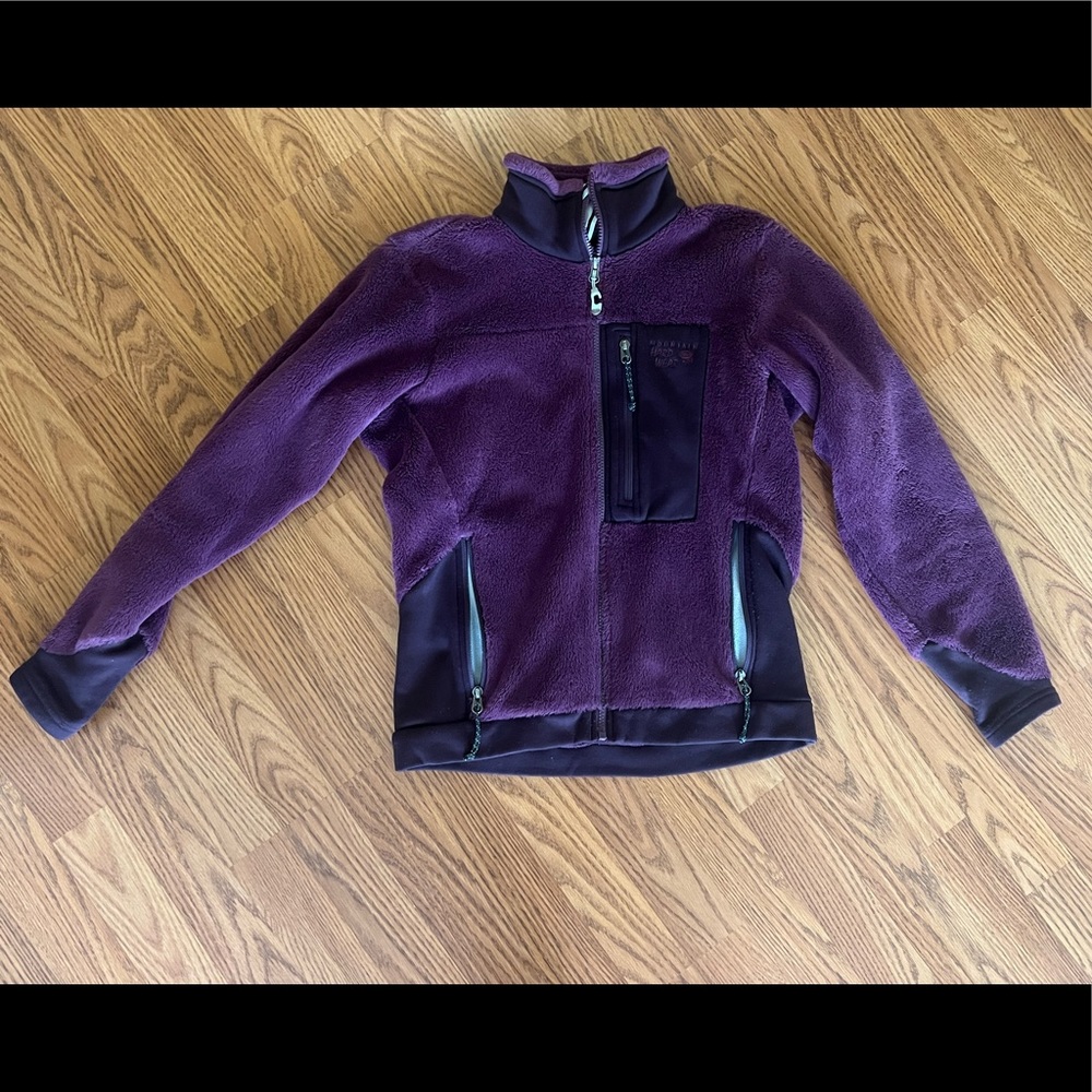 Mountain Hardwear jacket. Women’s small. Purple.